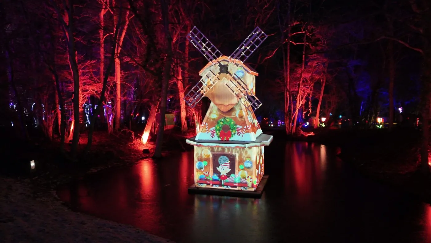 Projection mapped windmill